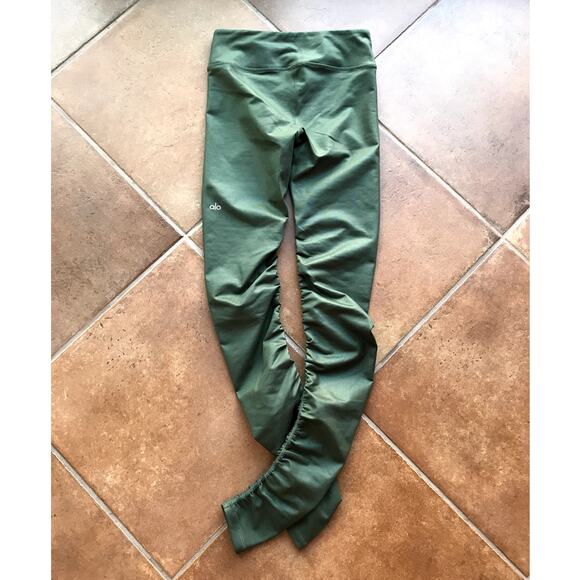 Alo Yoga Basil Green Idol Ruched Leggings size S - Picture 2 of 9